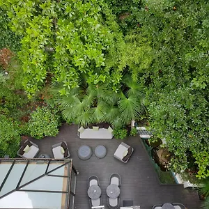 Hotel Garden-elysée, París